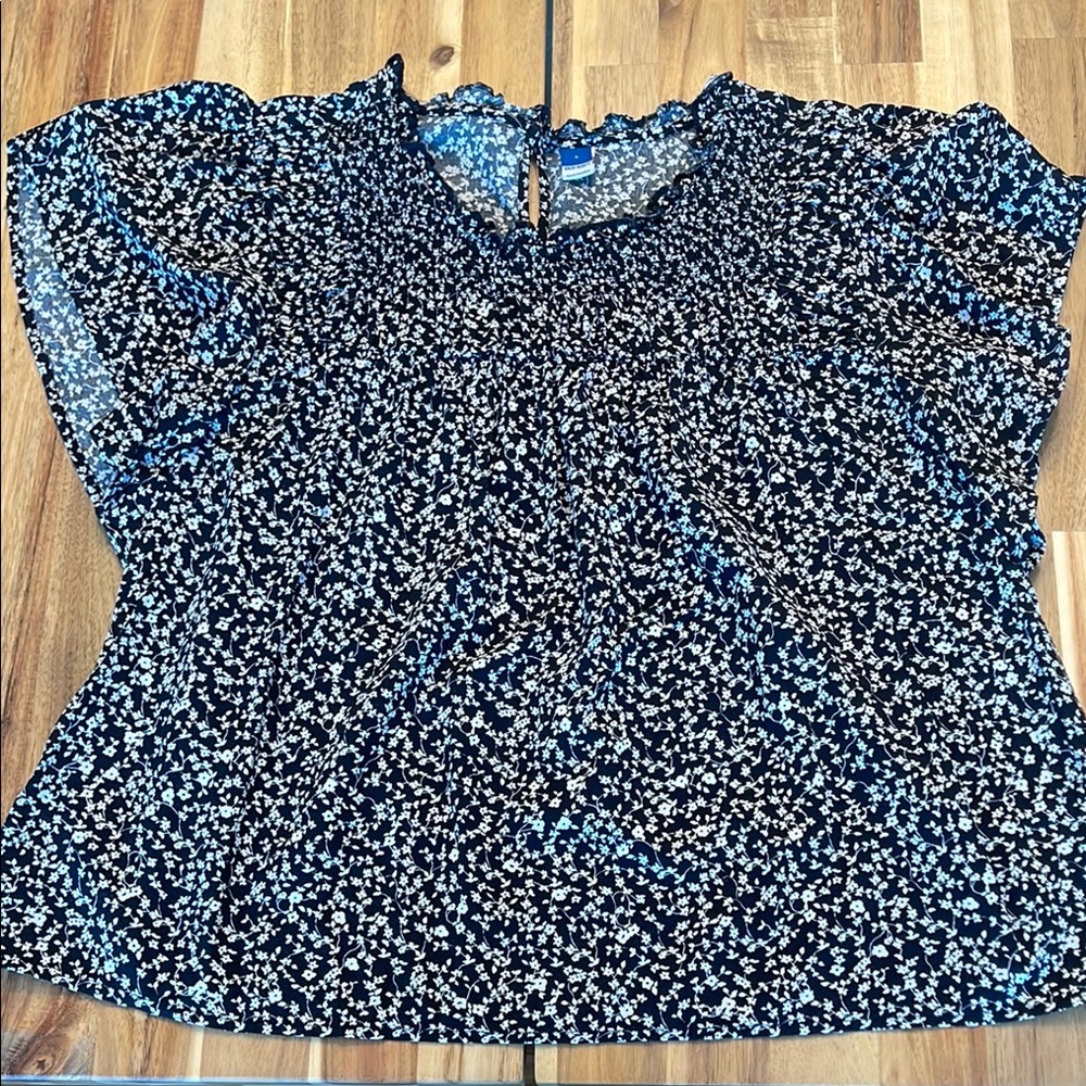 Floral Black and White Women's Top